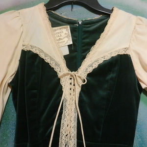 Gunne Sax Vtg grn velvet ecru lace romantic maxi